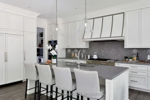 38 Lorene Drive, ON M9B 1X8