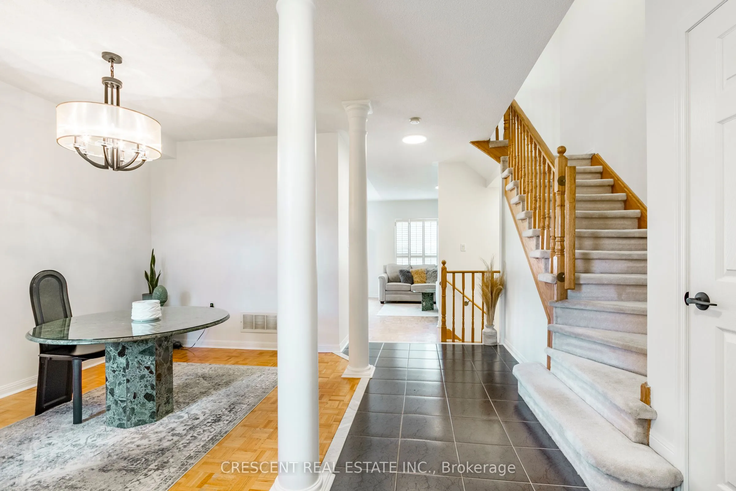 5971 Stonebriar Crescent, ON L5V 2T9