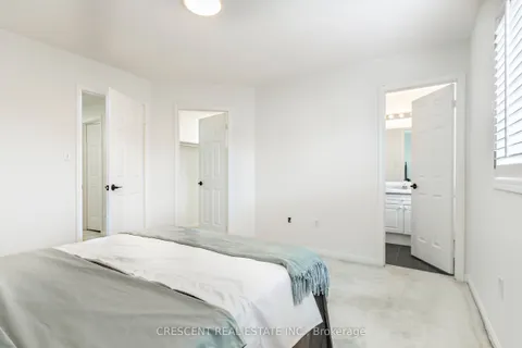 5971 Stonebriar Crescent, ON L5V 2T9