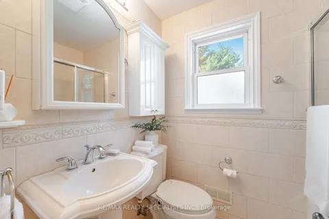 457 Selsey Drive, ON L5A 1B7