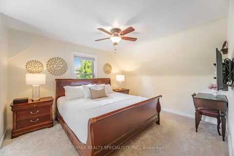 457 Selsey Drive, ON L5A 1B7