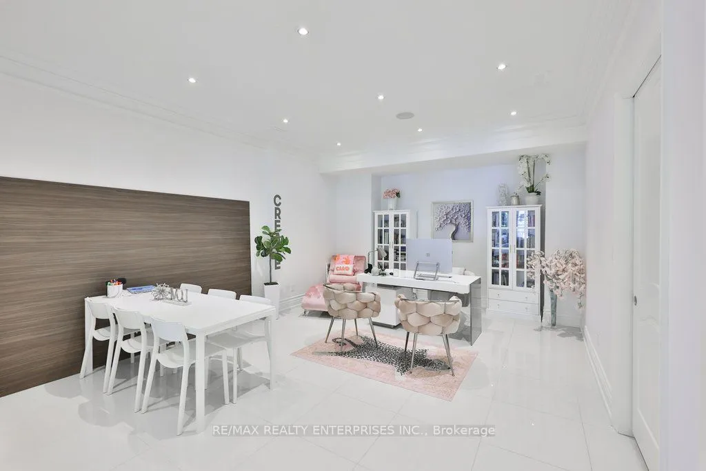 1459 Stavebank Road, ON L5G 2V5