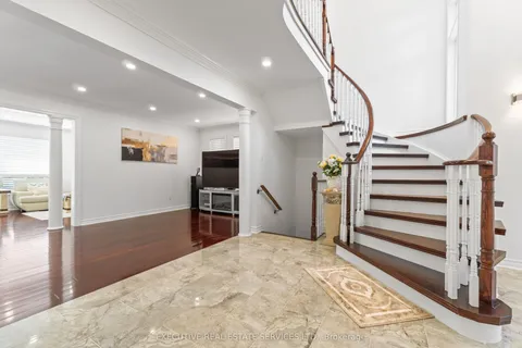 7090 Terragar Boulevard, ON L5N 7N2