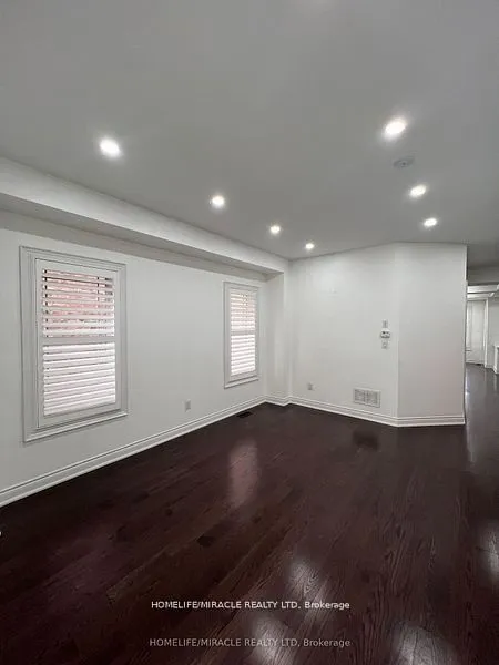 8 Arda Crescent, ON L6P 4G2