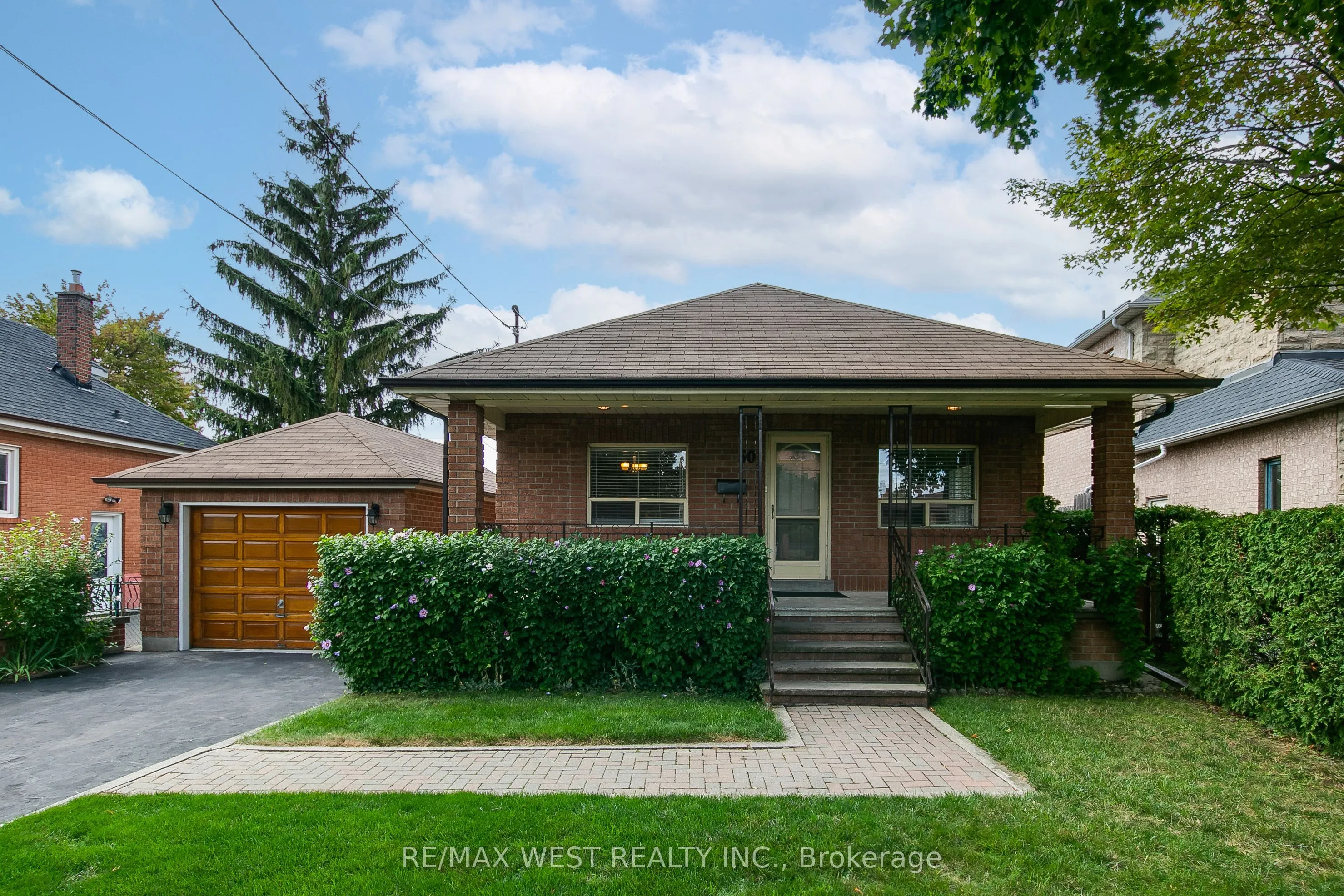 50 Larchmere Avenue, ON M9L 2N3