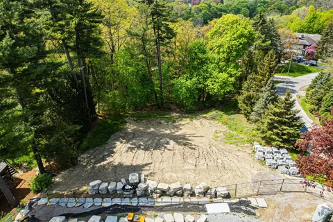 1470 Pinetree Crescent, ON L5G 2S8