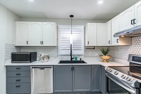 4110 Forest Run Avenue, ON L7M 4L7