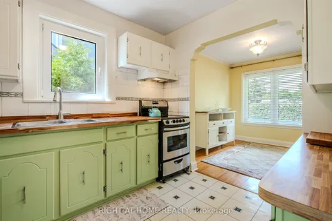 309 Rathburn Road, ON M9B 2L7