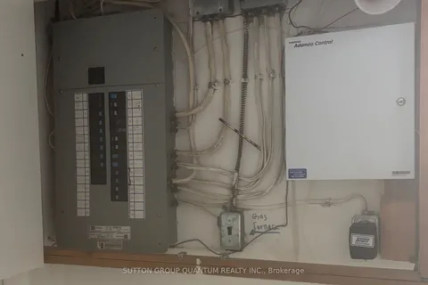 61 Forest Avenue, ON L5G 1L3