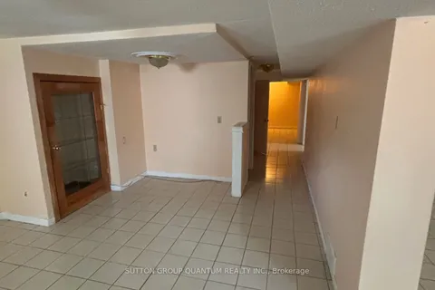 61 Forest Avenue, ON L5G 1L3