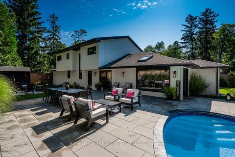 169 Oakes Drive, ON L5G 3M2