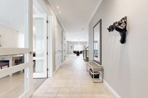 3205 Rolling Stone Court, ON L5B 1V8