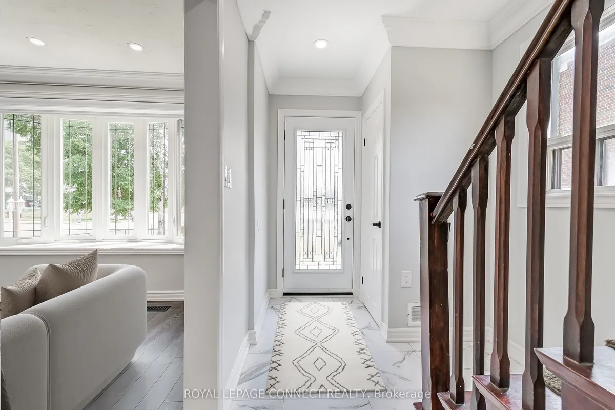 1478 Lawrence Avenue, ON M6L 1B3