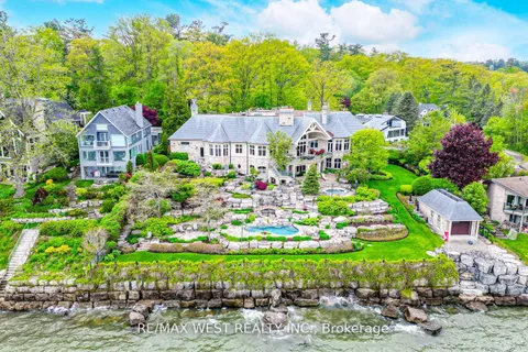 872 WHITTIER Crescent, ON L5H 2X3