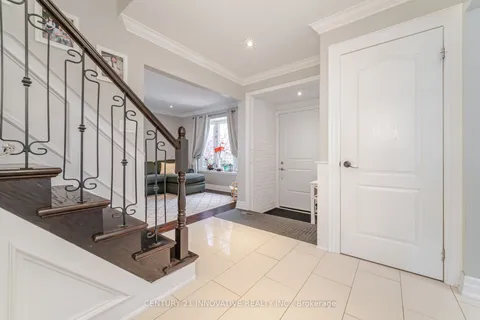 37 Massey Street, ON L6S 2V7