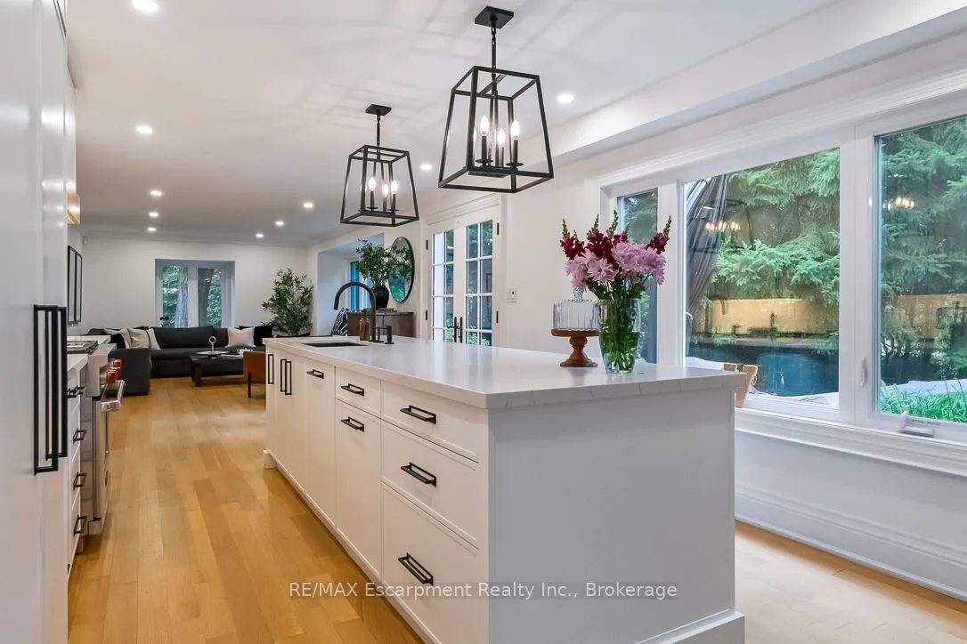 138 Cavendish Court, ON L6J 5S2