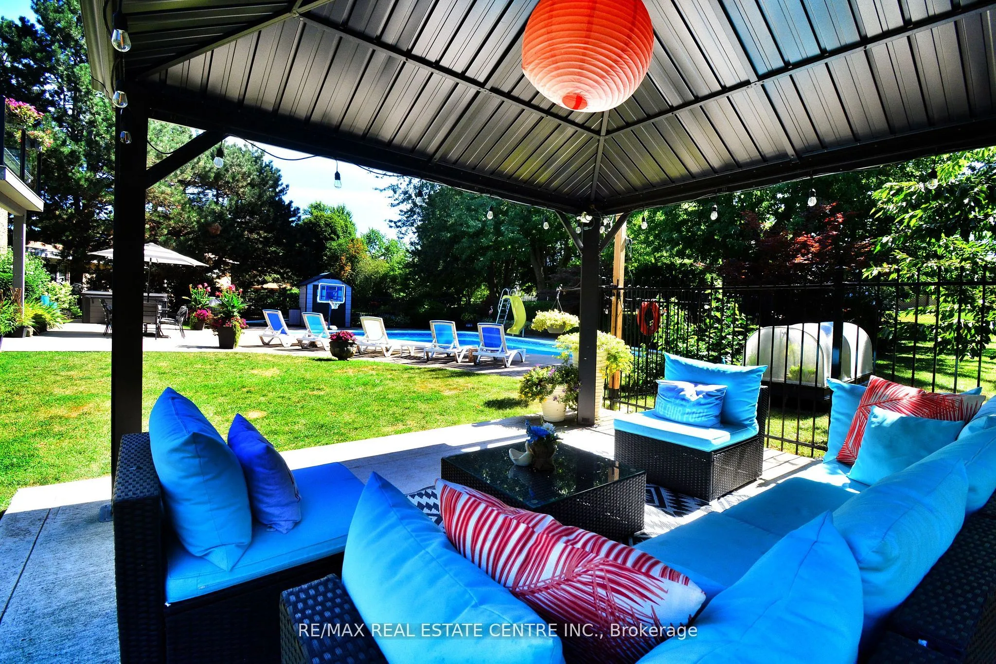 17 Crescent Hill Drive, ON L6S 2P4