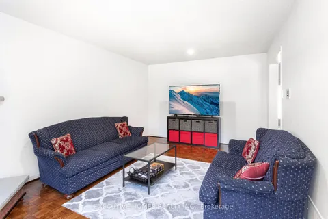 5489 Glen Erin Drive, ON L5M 5C8