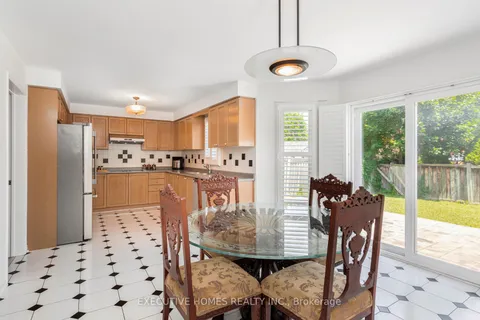 5489 Glen Erin Drive, ON L5M 5C8