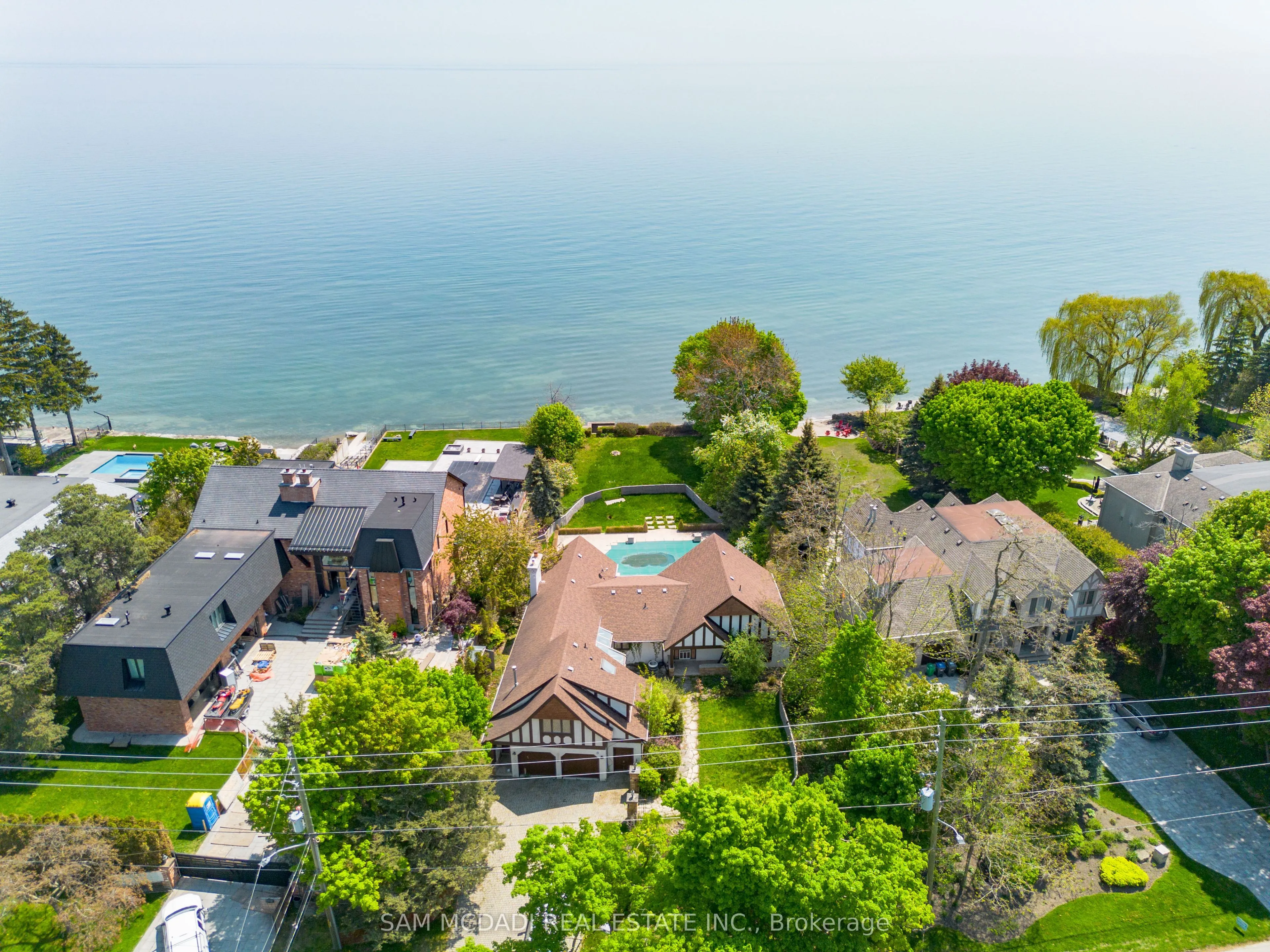 1588 Watersedge Road, ON L5J 1A4