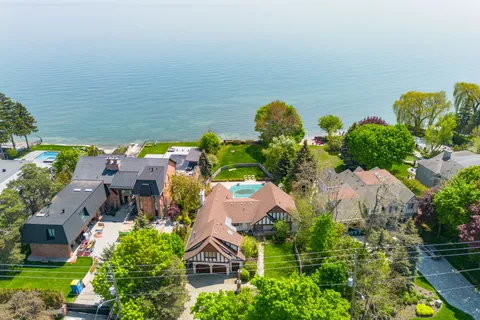 1588 Watersedge Road, ON L5J 1A4