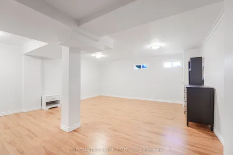 5938 Candlebrook Court, ON L5V 2V5