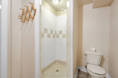 5938 Candlebrook Court, ON L5V 2V5