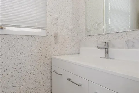 2260 Oneida Crescent, ON L5C 1V6