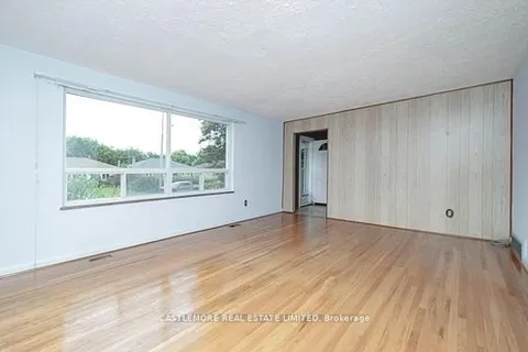 6939 Justine Drive, ON L4T 1M4