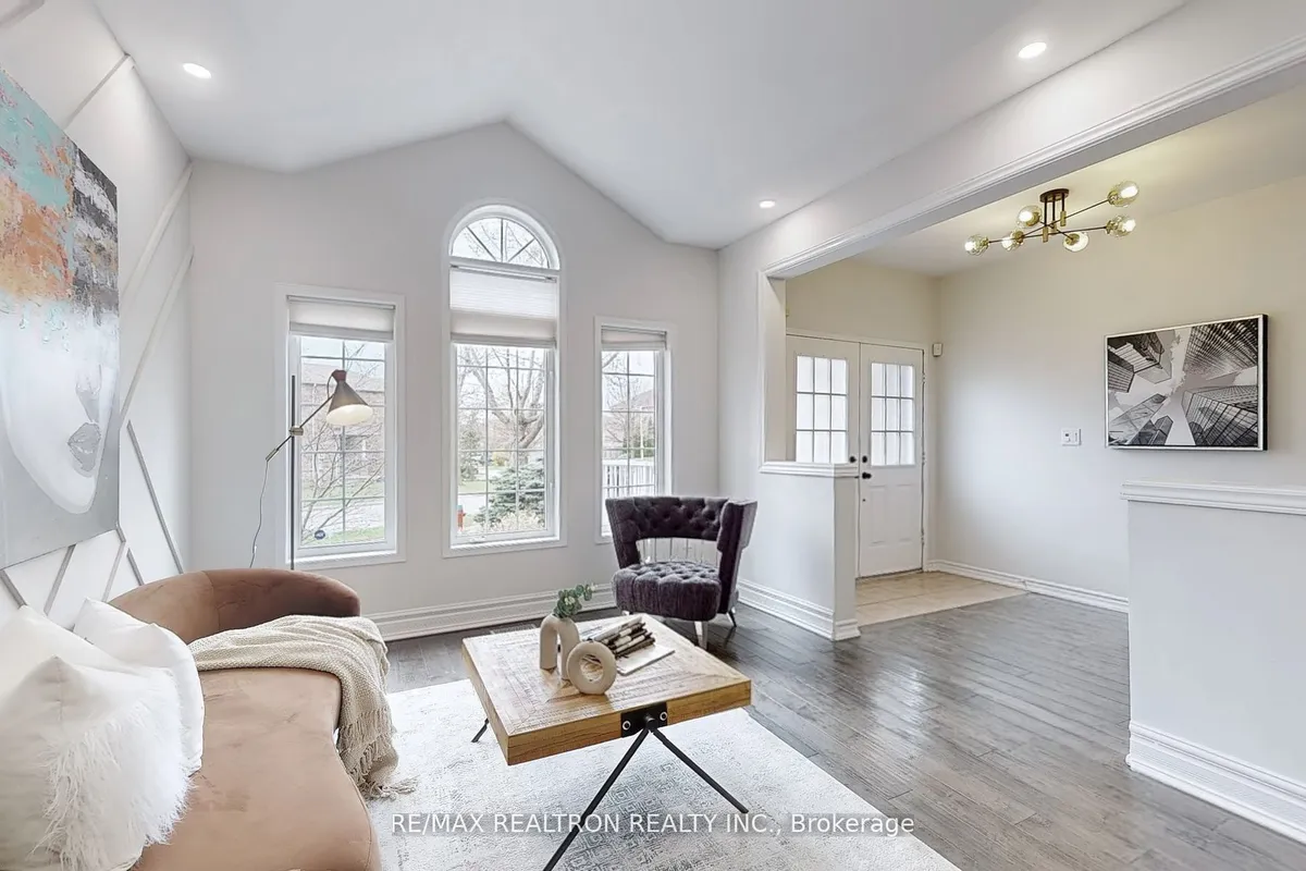 2355 Woodridge Way, ON L6H 6S3