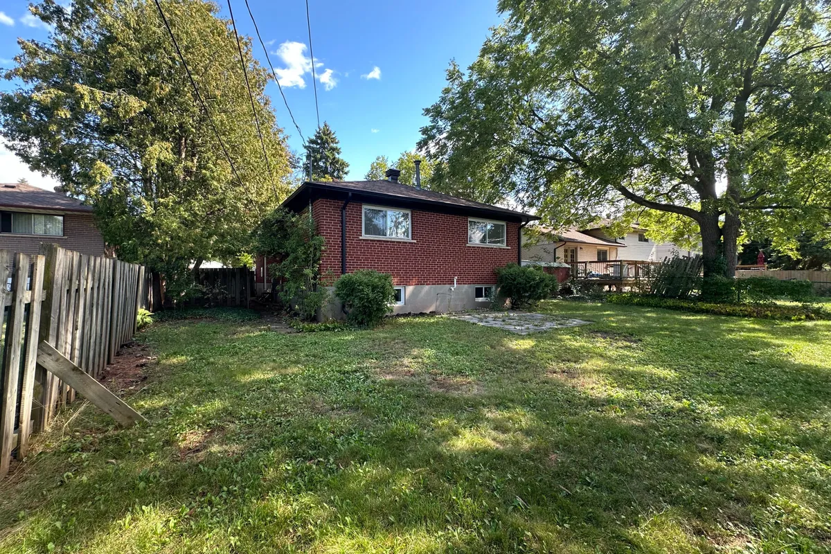 1252 Mont Clair Drive, ON L6H 1Z4