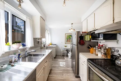 6872 Darcel Avenue, ON L4T 2W5