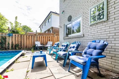 6872 Darcel Avenue, ON L4T 2W5