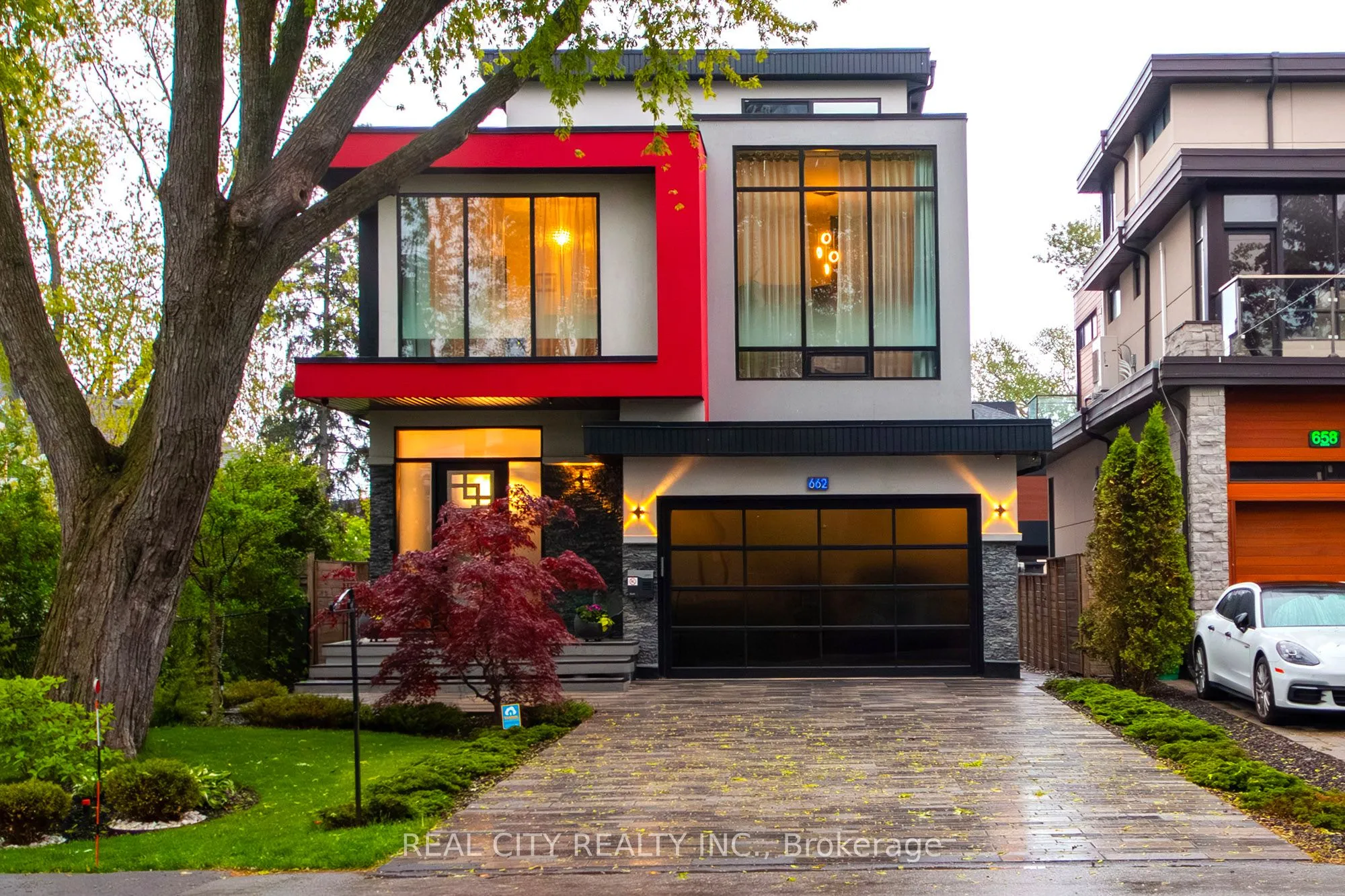 662 Byngmount Avenue, ON L5G 1R4