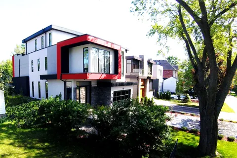 662 Byngmount Avenue, ON L5G 1R4