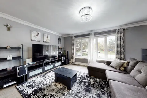 53 Geneva Crescent, ON L6S 1K7