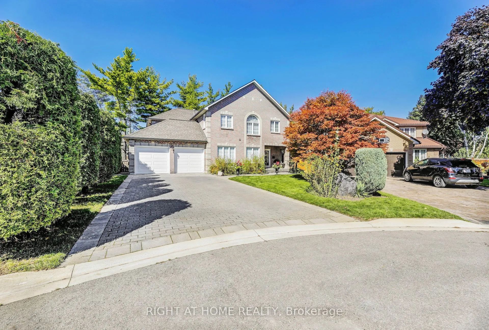 1665 Asgard Drive, ON L5E 3G5