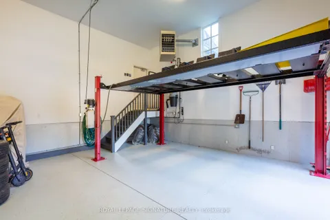 1161 Tecumseh Park Drive, ON L5H 2W3