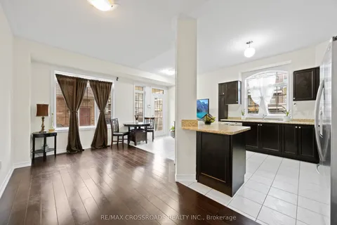 118 Mary Chapman Boulevard, ON M9M 0B3