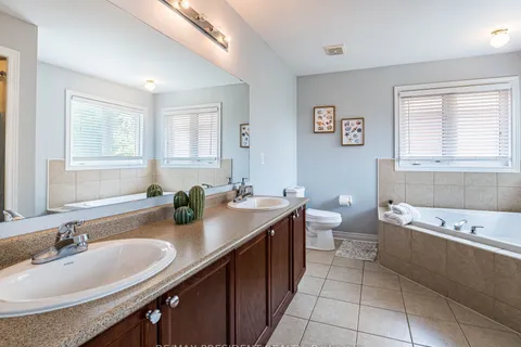 33 Belleville Drive, ON L6P 1V8