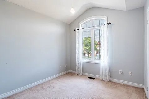 33 Belleville Drive, ON L6P 1V8