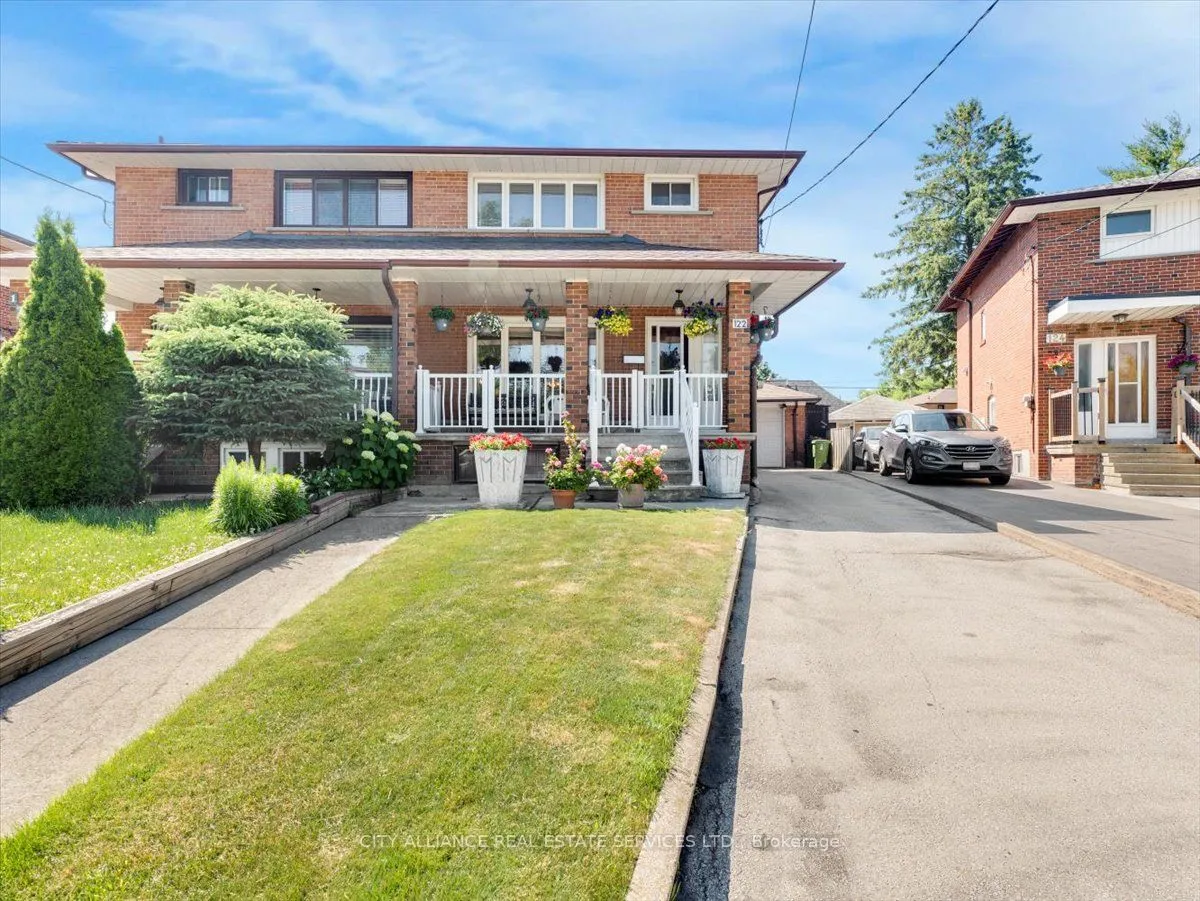 122 Brookhaven Drive, ON M6M 4P2