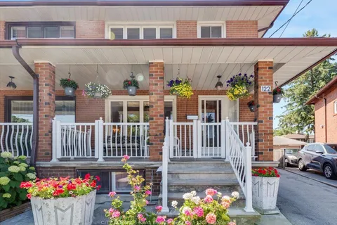 122 Brookhaven Drive, ON M6M 4P2