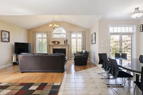 6829 Golden Hills Way, ON L5W 1P3