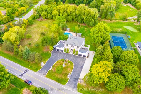 15 Julian Drive, ON L6P 0L3