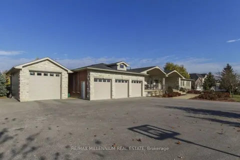 32 Michelangelo Boulevard, ON L6P 0H3