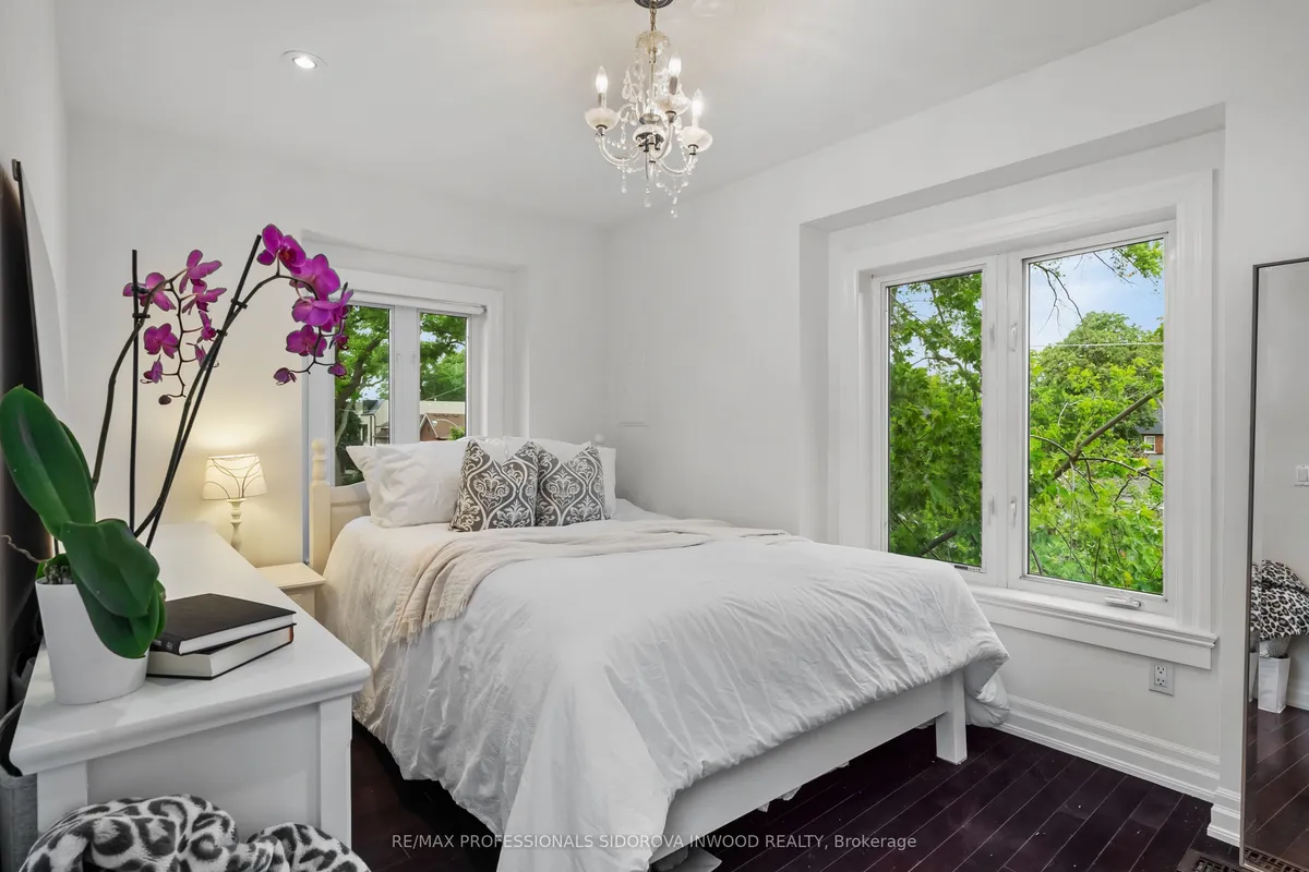 224 Gilmour Avenue, ON M6P 3B4