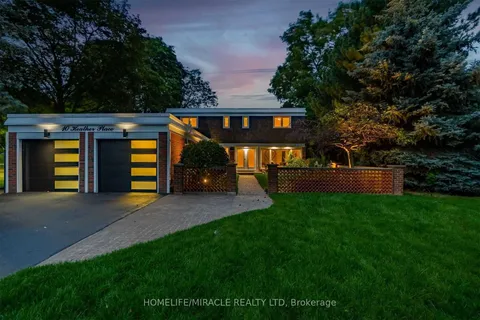 10 Heather Place, ON L6S 1E8