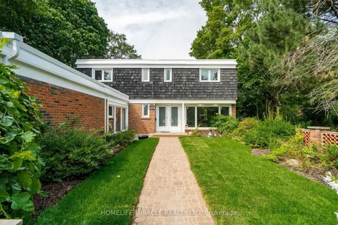 10 Heather Place, ON L6S 1E8