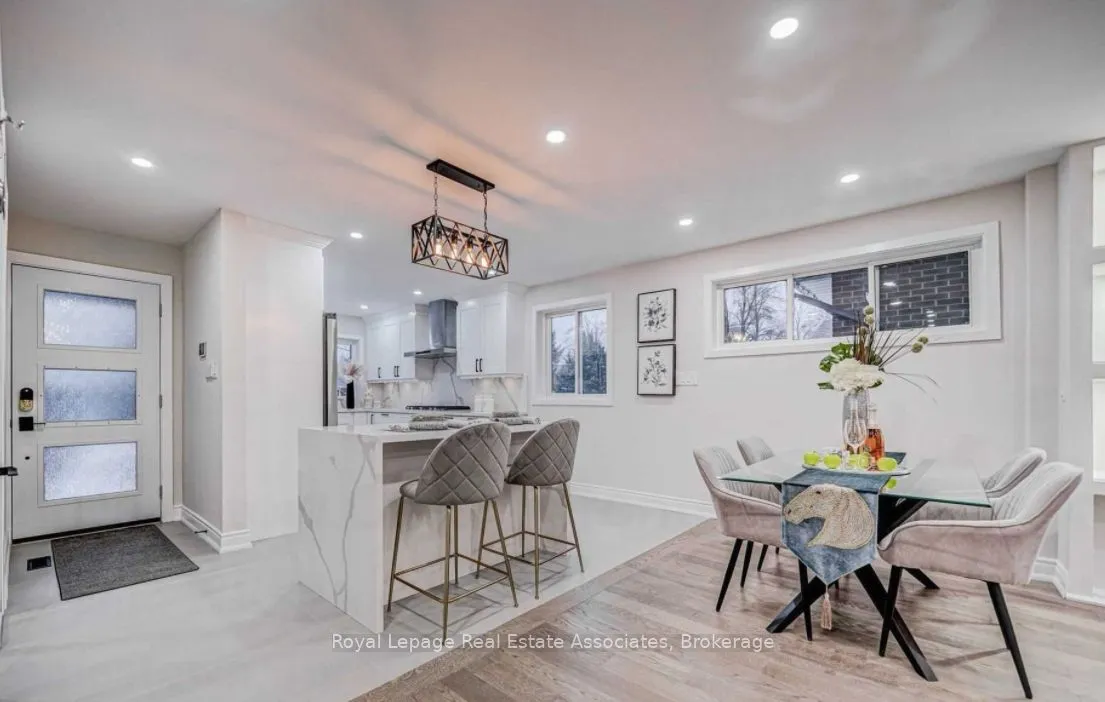 21 Davistow Crescent, ON M9V 3E8